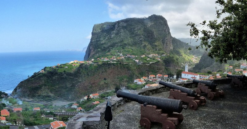 (47) Eagle Rock from the old fort at Faial.jpg